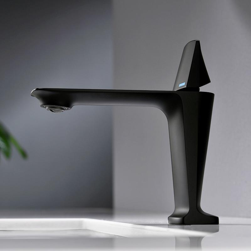 Pure Elegance Bathroom Faucet / Exquisite Craft with Hot and Cold Switching FLUXURIE.COM 