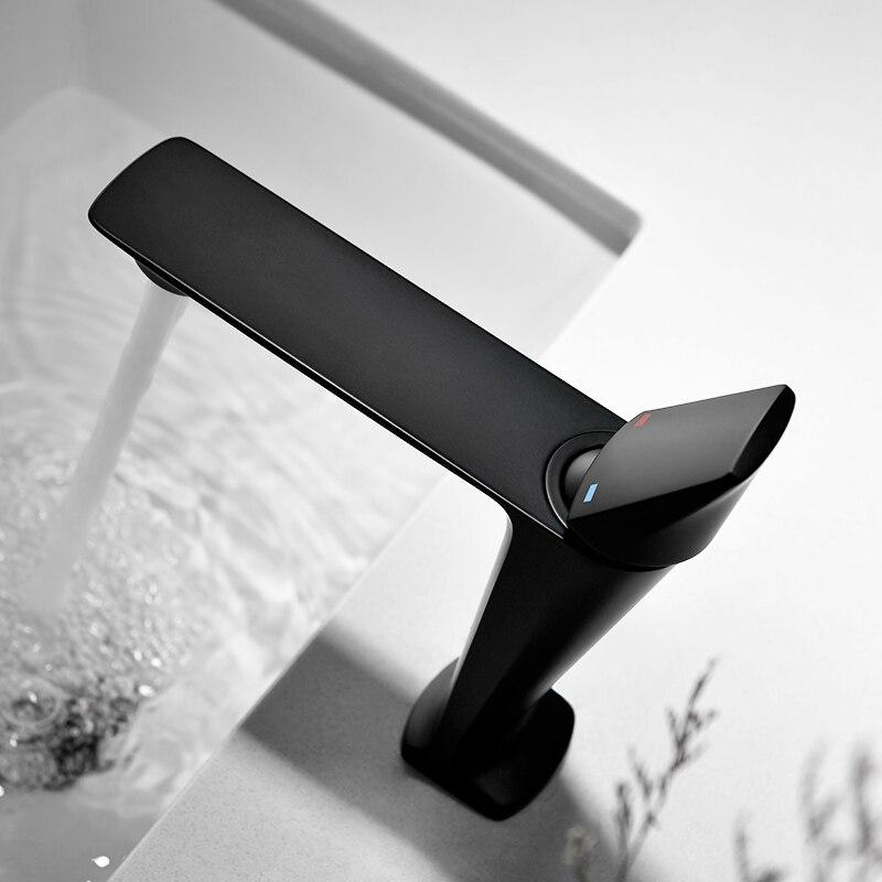 Pure Elegance Bathroom Faucet / Exquisite Craft with Hot and Cold Switching FLUXURIE.COM 